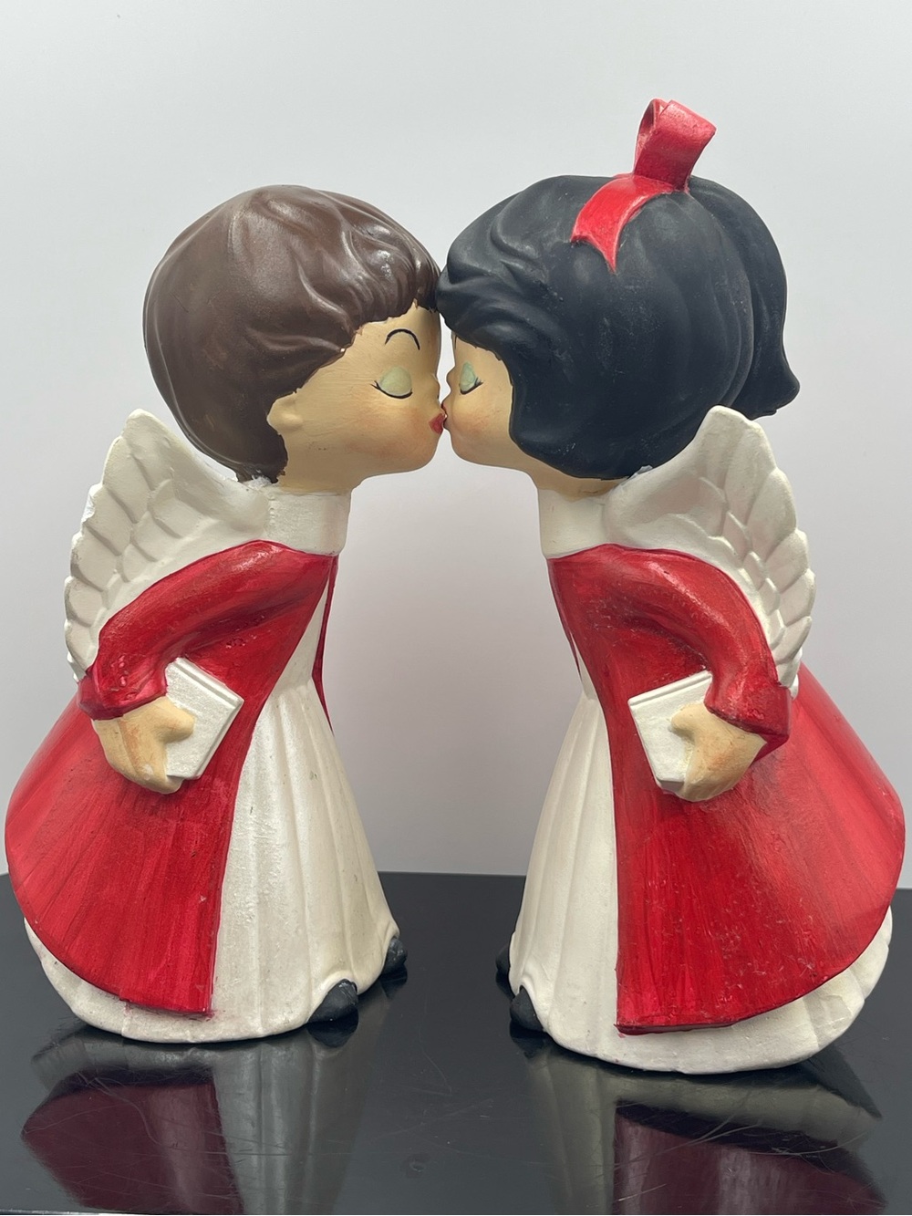VTG Kissing Choir Angels Hand Painted Ceramic Boy/Girl Retro Christmas Figurines